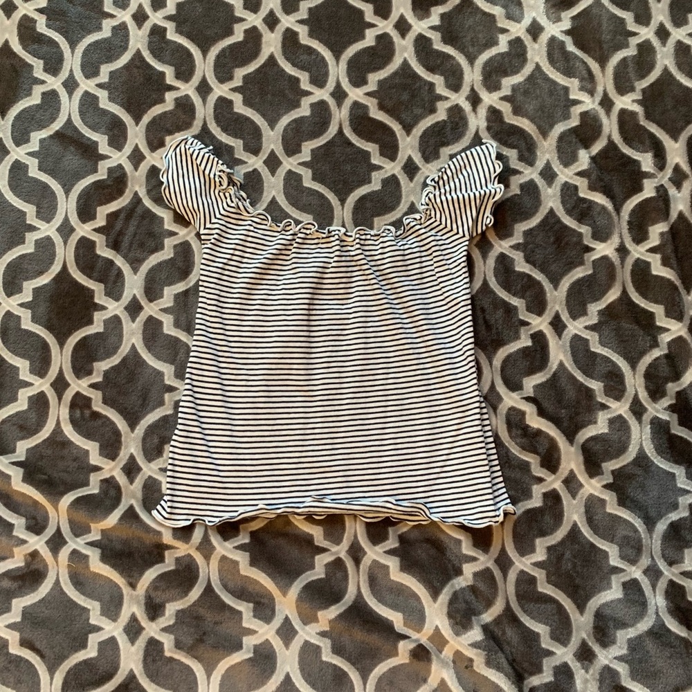 Brandy Melville Off The Shoulder Top - Picture 4 of 5